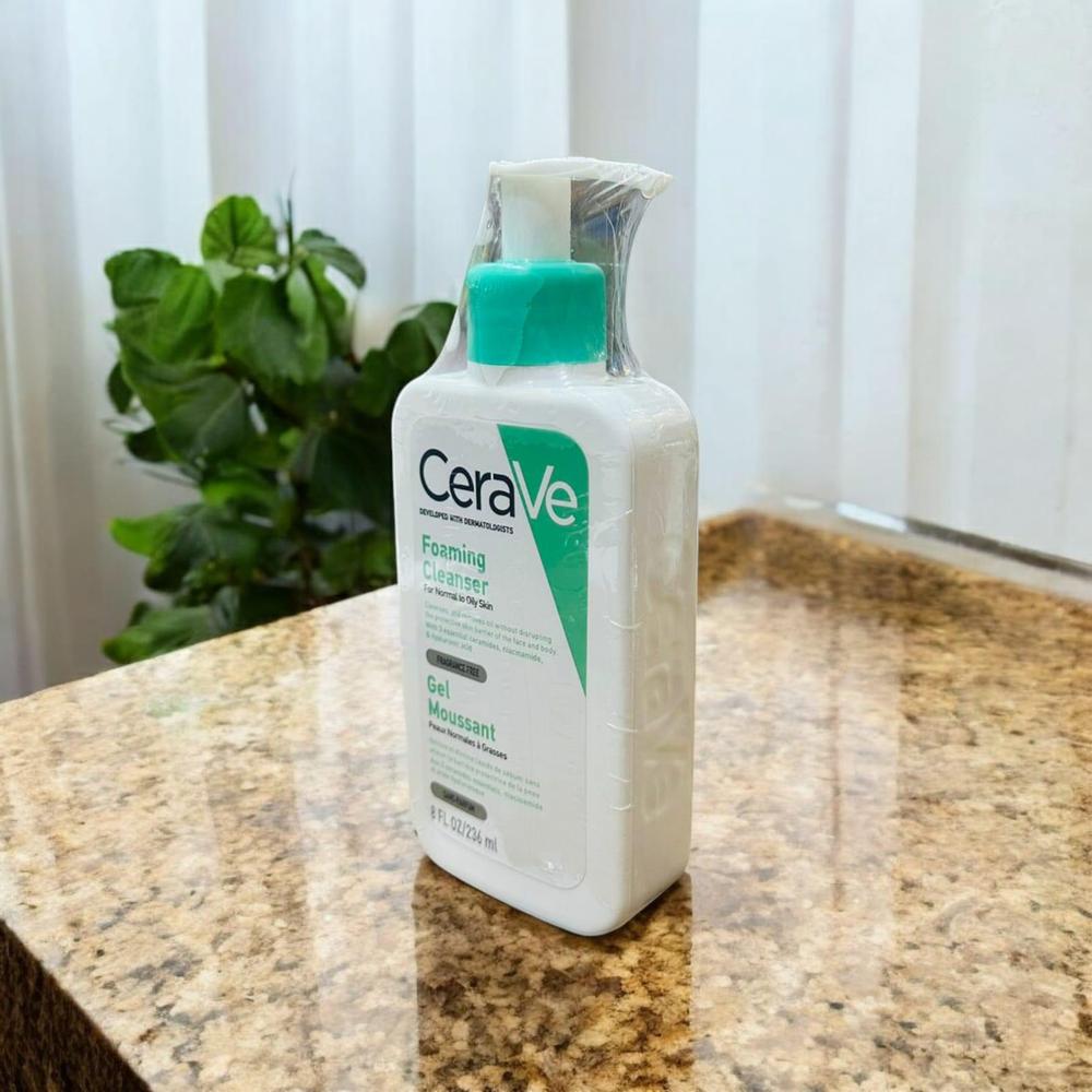 Fragrance-Free Hydrating Facial Cleanser 236ml